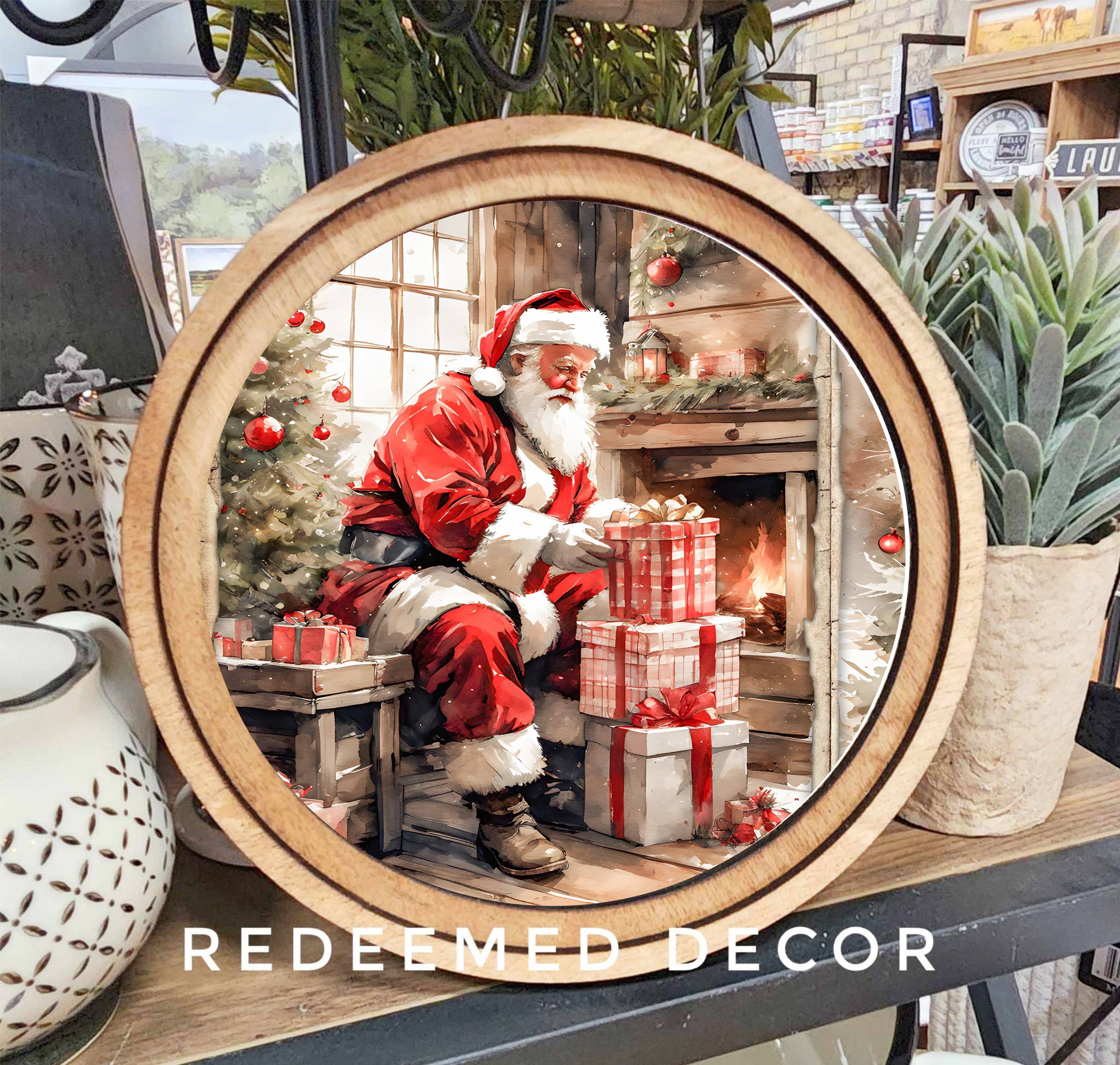 8" Round Santa With Gifts Art
