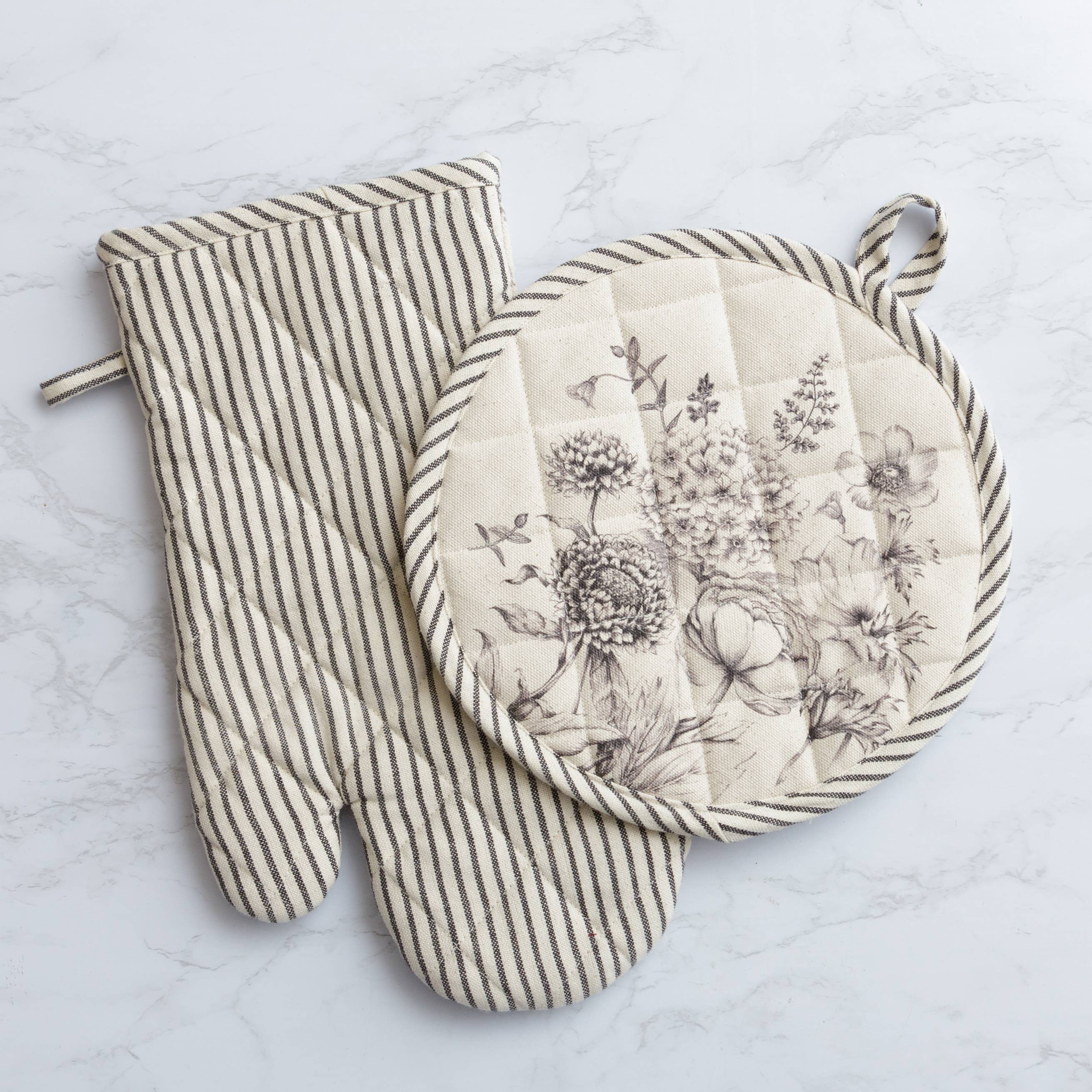 Oven Mitt And Pot Holder Set - Black And White Botanicals