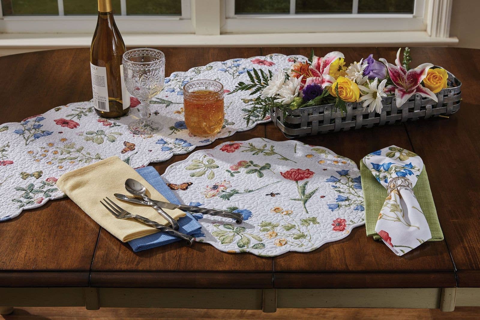 Wildflower Scalloped Round Placemat Set of 2